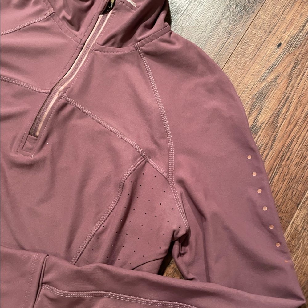 ATHLETIC QUARTER ZIP